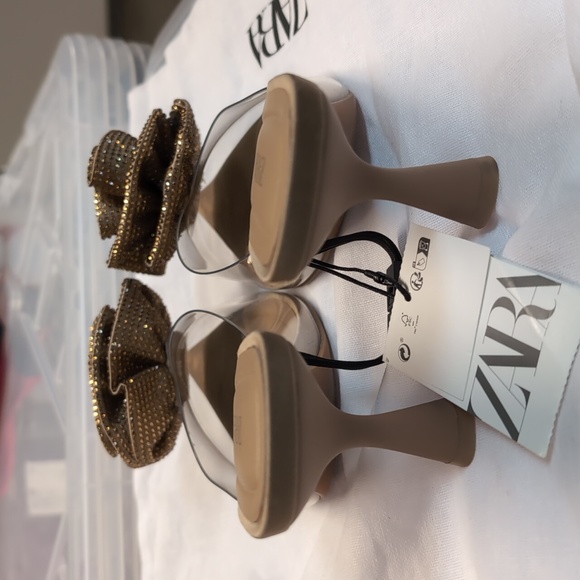 GUC - Zara woman flower vinyl heels size 38 7.5 Brown Gold - Picture 6 of 6